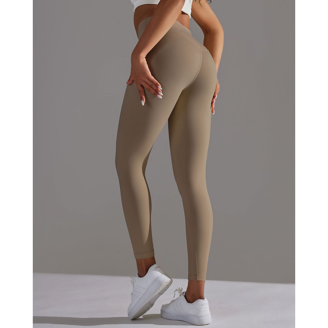 THE SLEEK LEGGINGS
