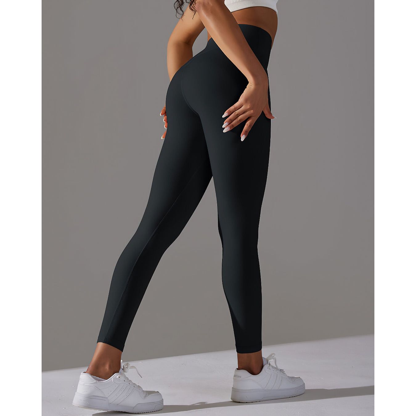 THE SLEEK LEGGINGS