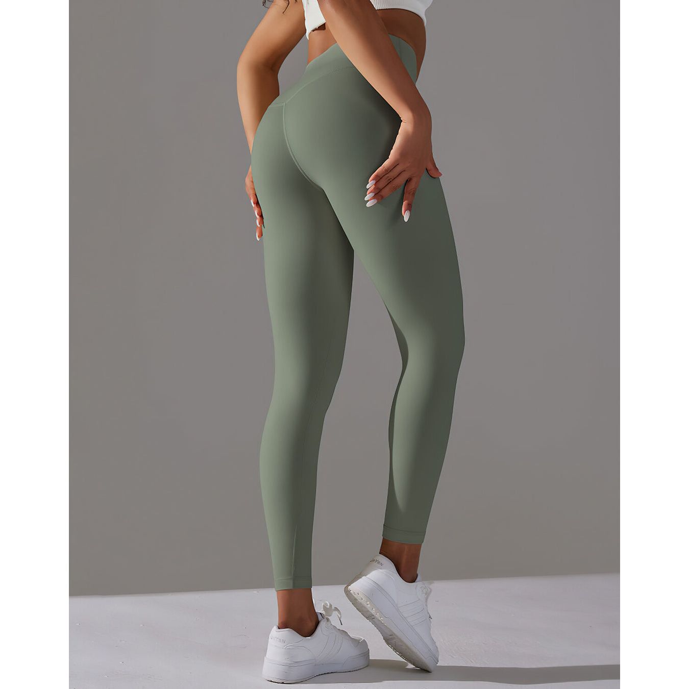 THE SLEEK LEGGINGS