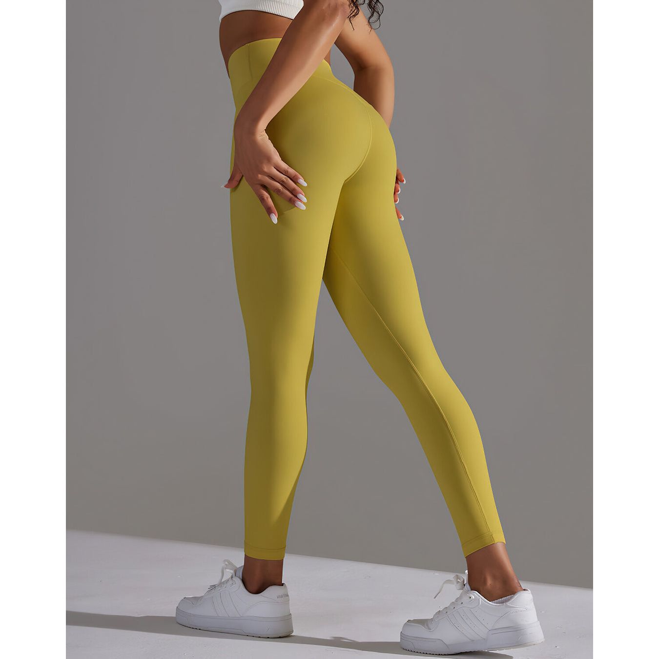THE SLEEK LEGGINGS