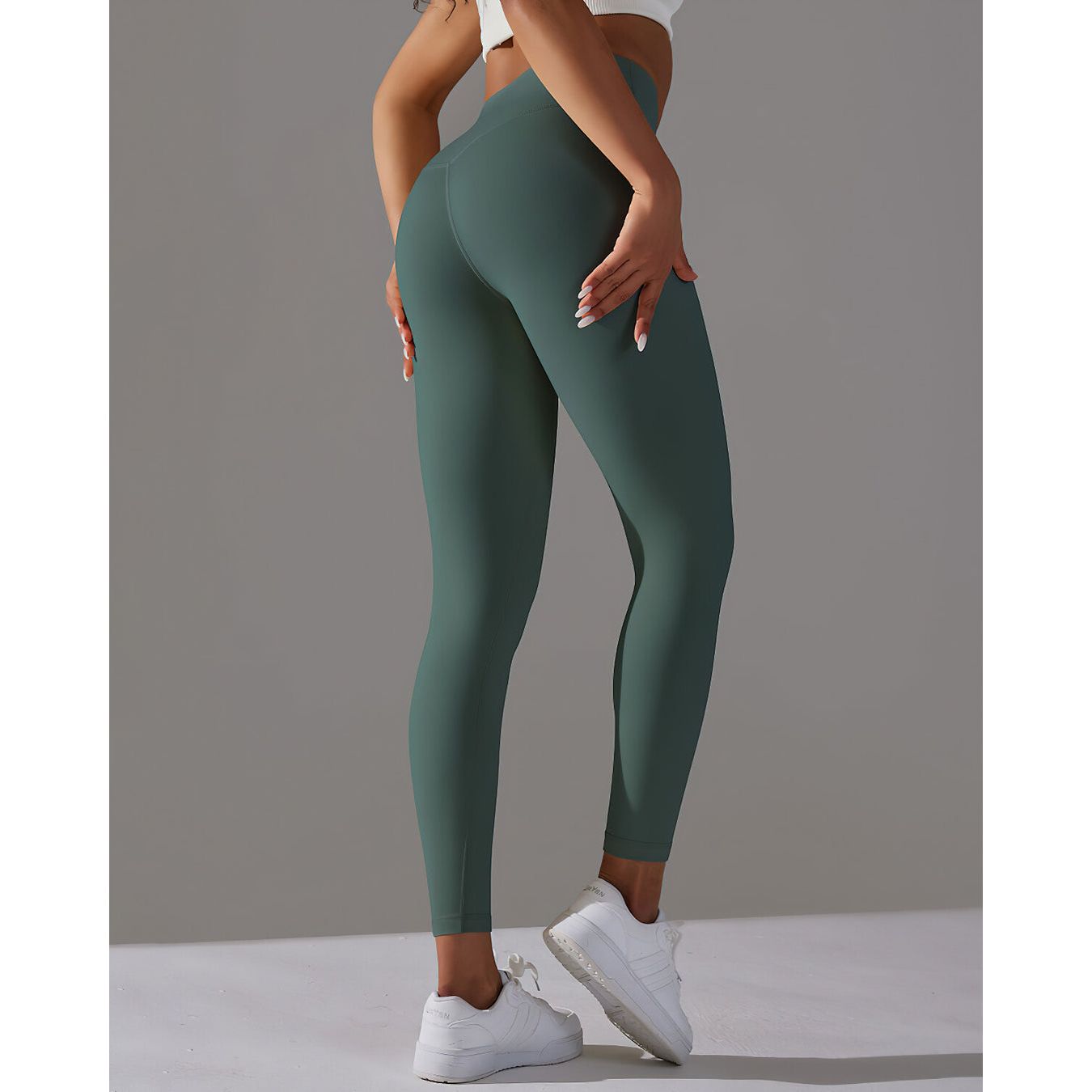 THE SLEEK LEGGINGS