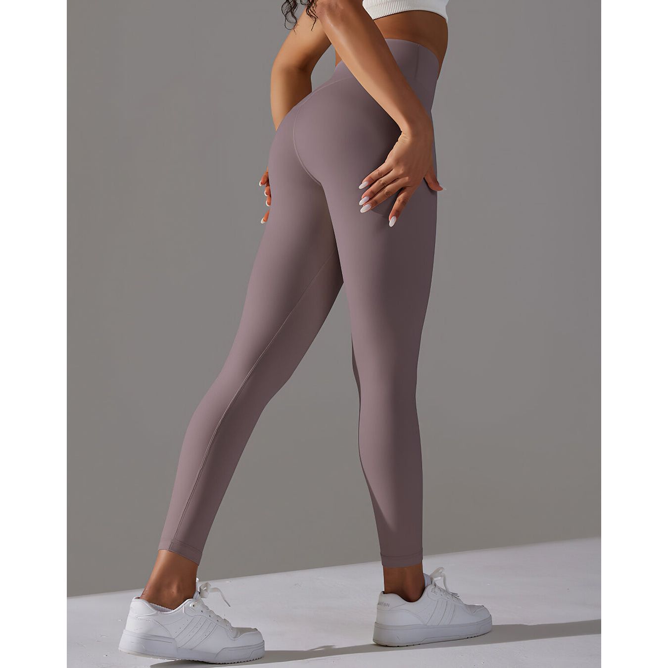 THE SLEEK LEGGINGS
