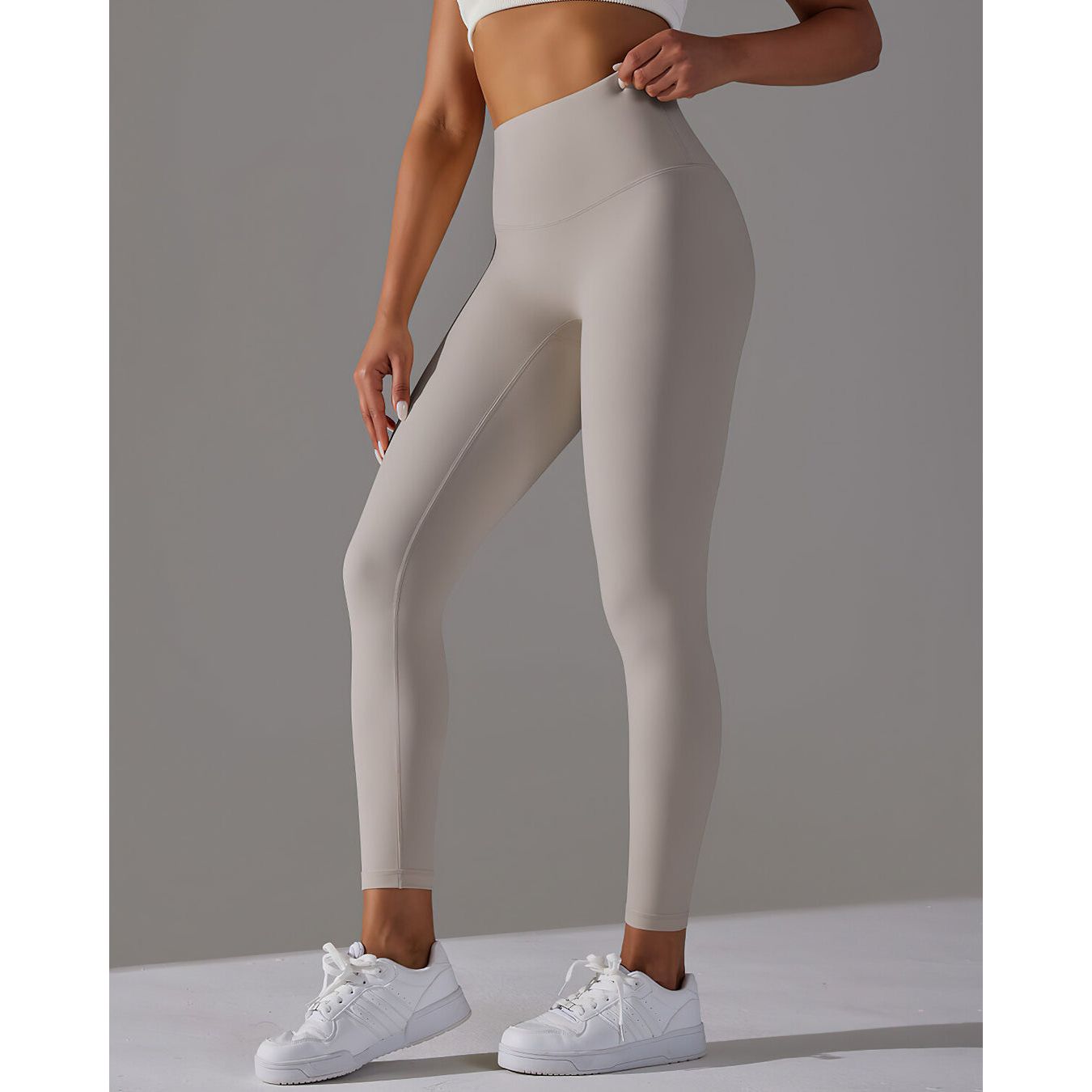 THE SLEEK LEGGINGS