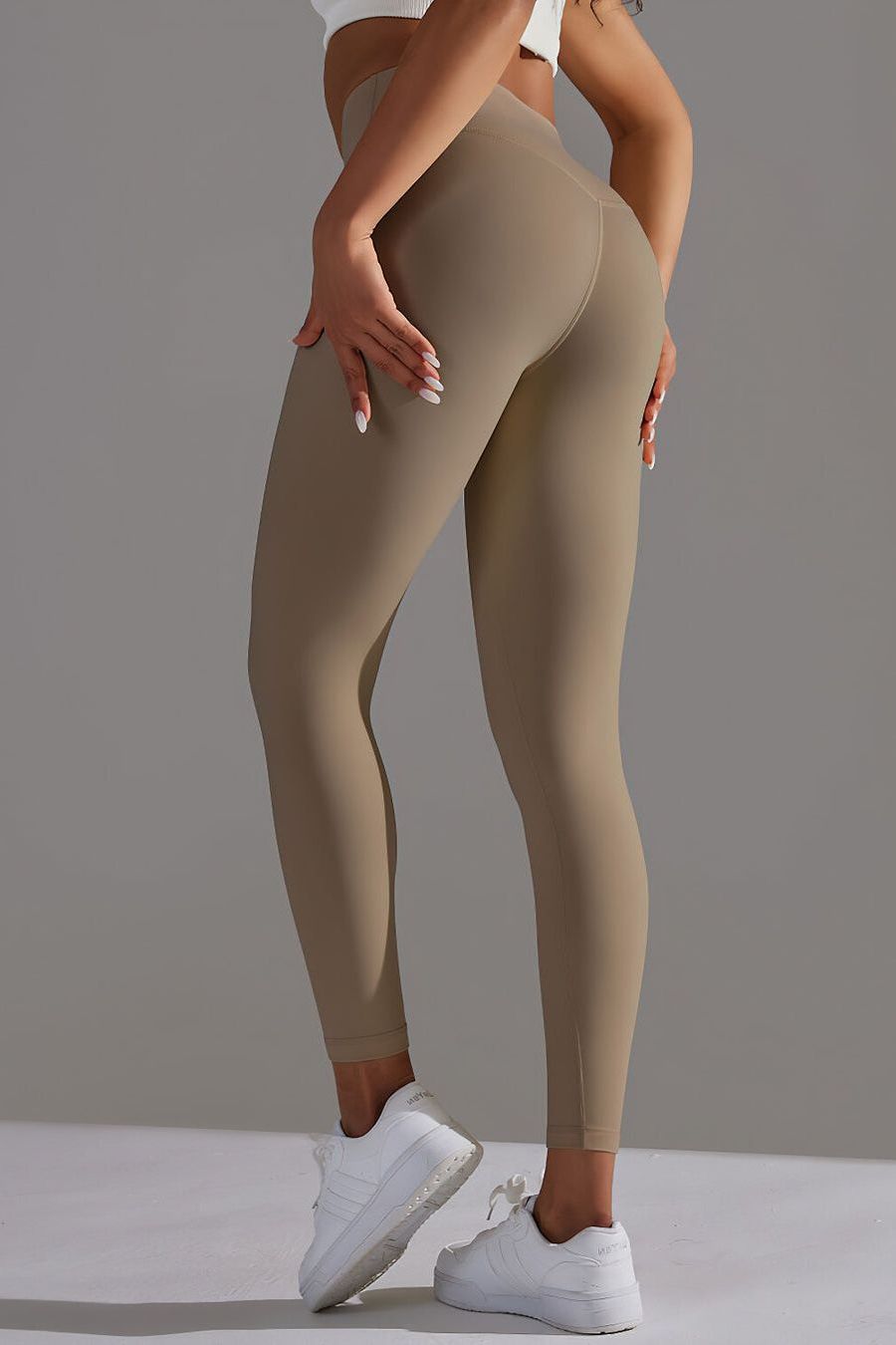 THE SLEEK LEGGINGS