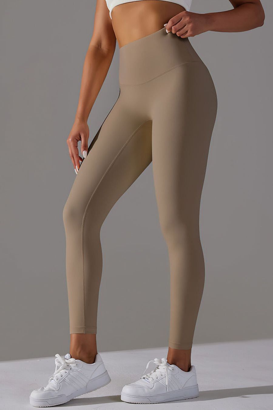THE SLEEK LEGGINGS