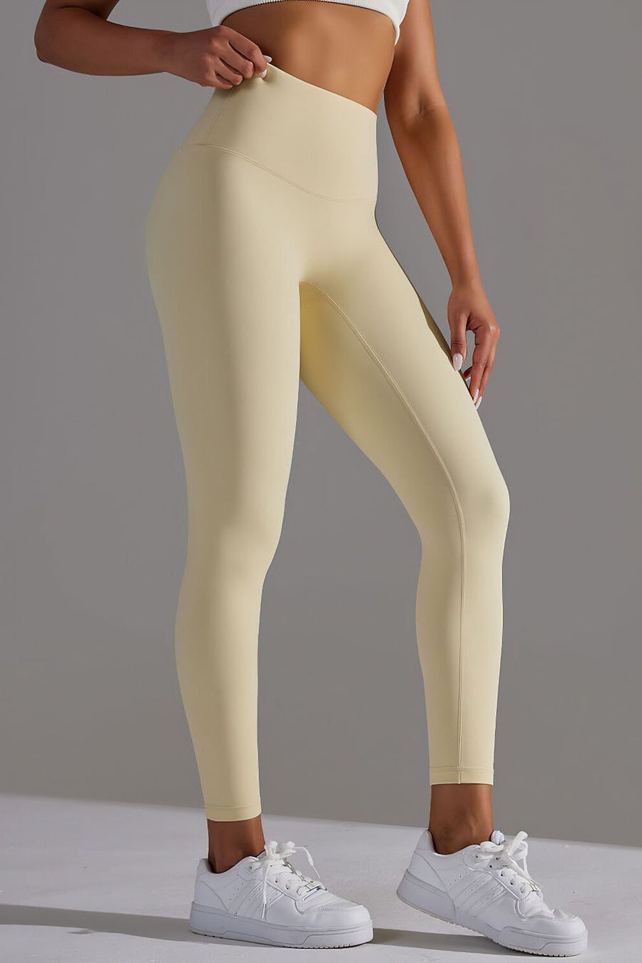 THE SLEEK LEGGINGS