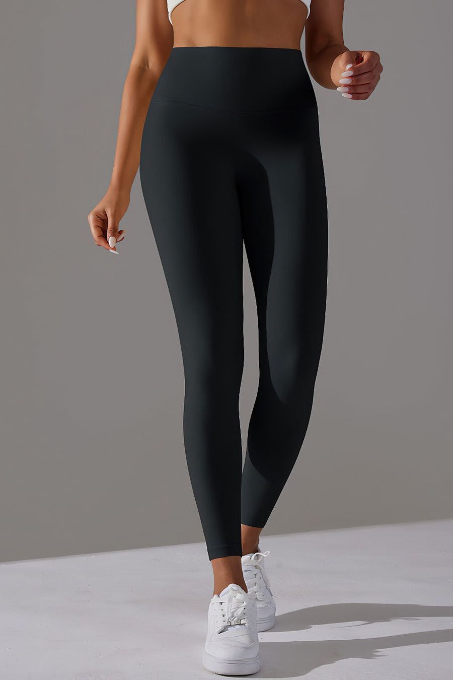 THE SLEEK LEGGINGS
