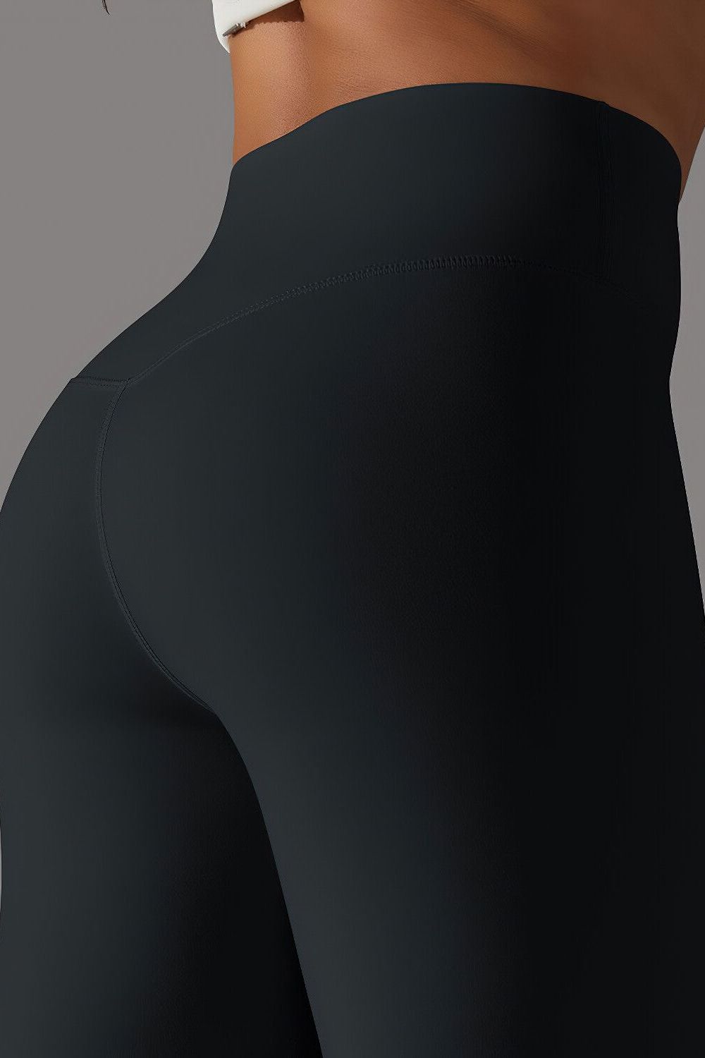 THE SLEEK LEGGINGS
