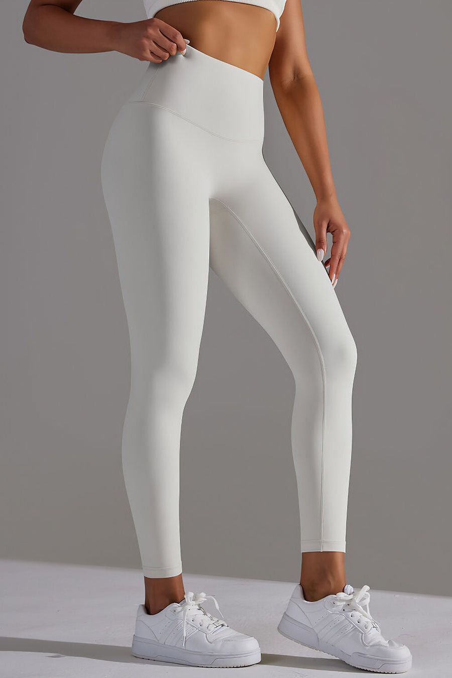 THE SLEEK LEGGINGS