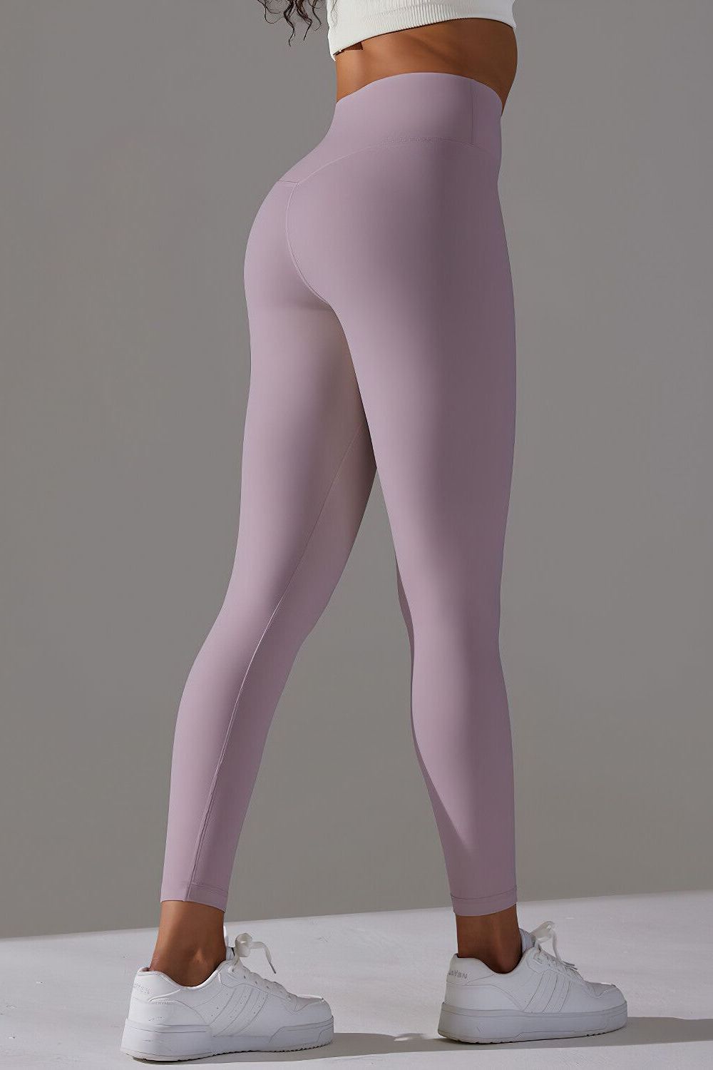 THE SLEEK LEGGINGS