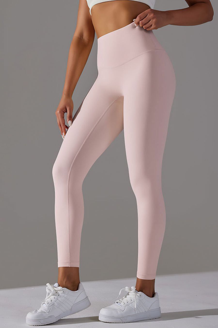 THE SLEEK LEGGINGS