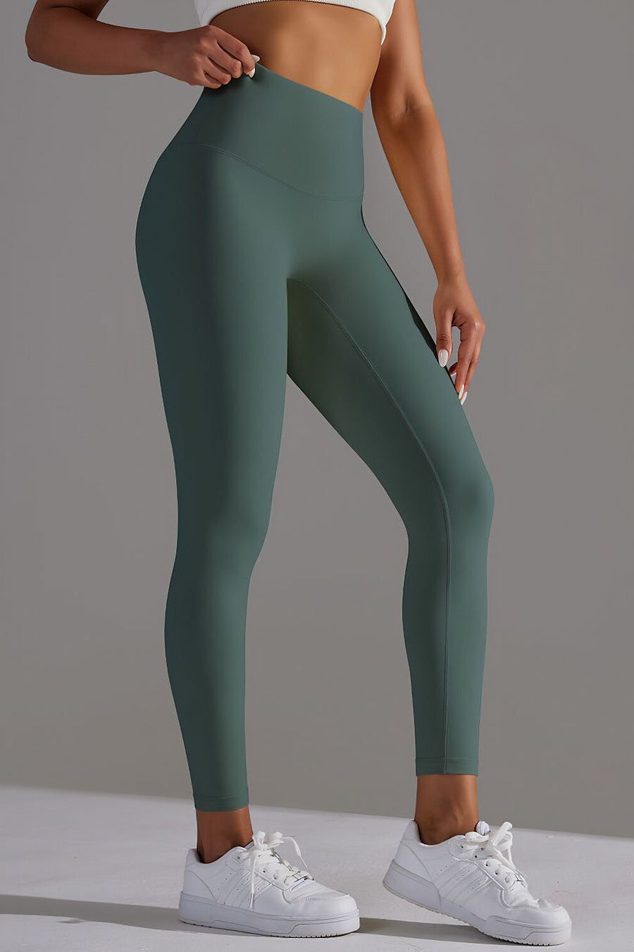 THE SLEEK LEGGINGS