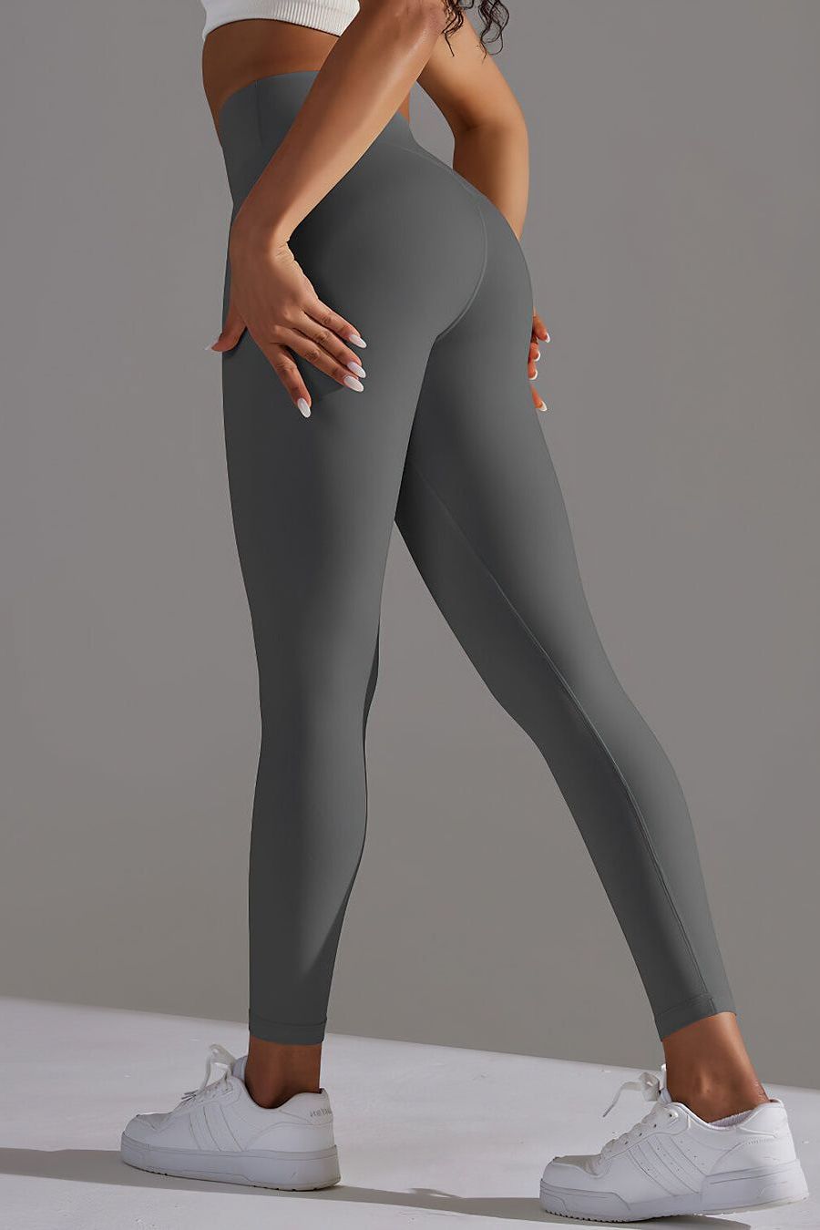 THE SLEEK LEGGINGS