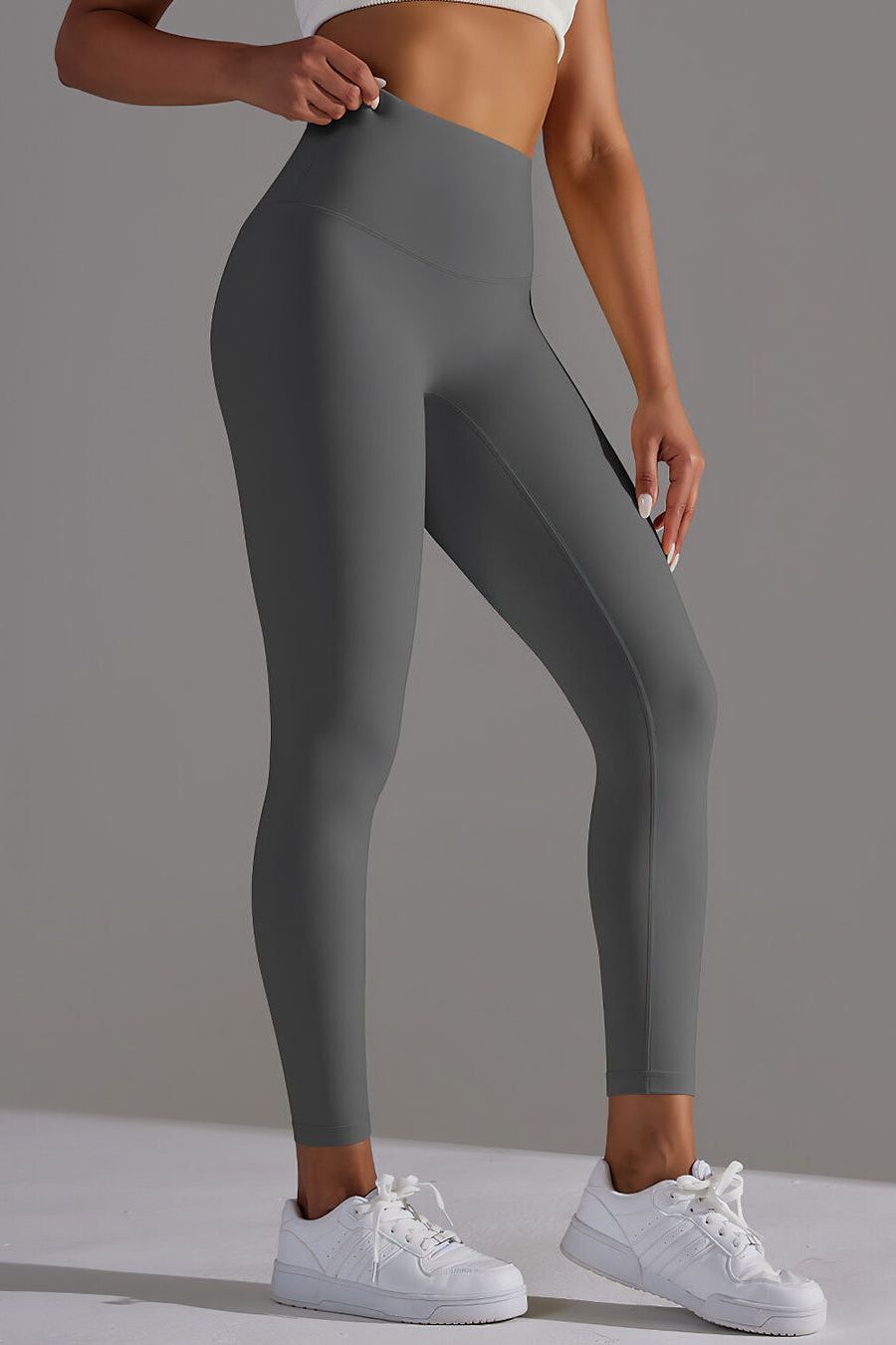 THE SLEEK LEGGINGS