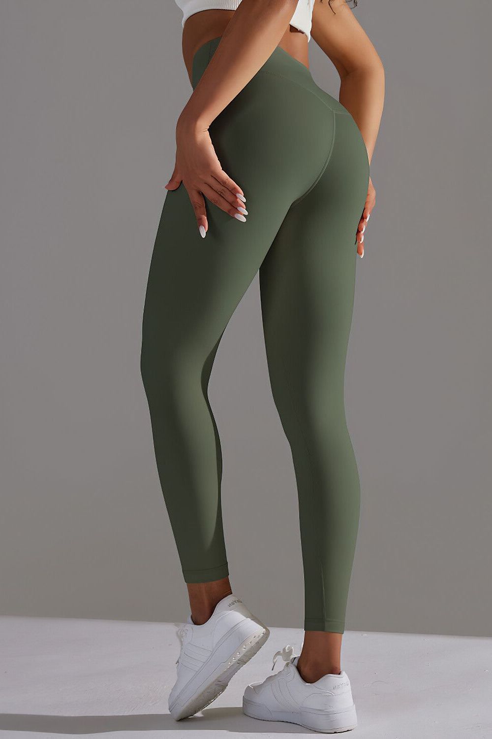 THE SLEEK LEGGINGS