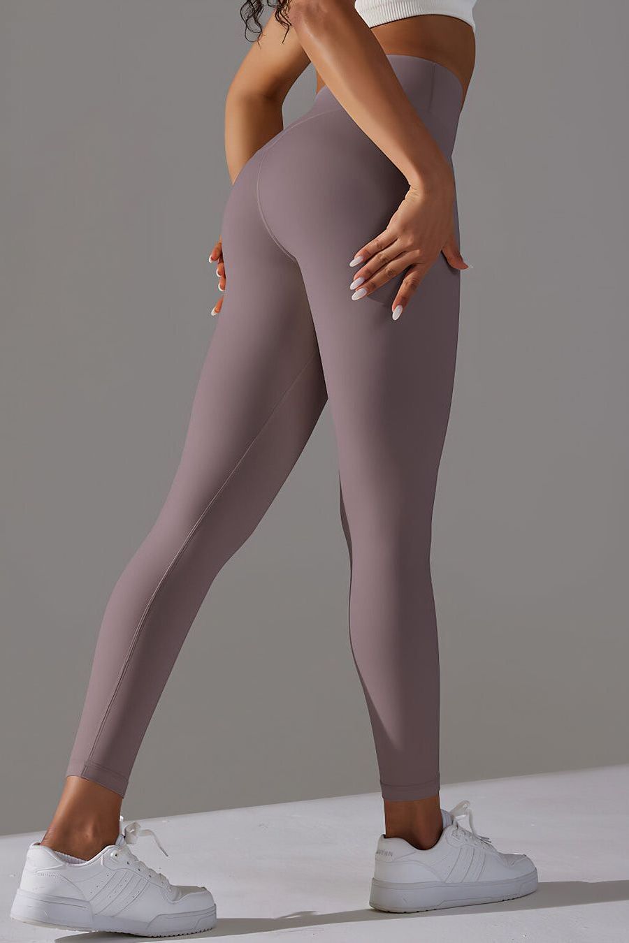 THE SLEEK LEGGINGS