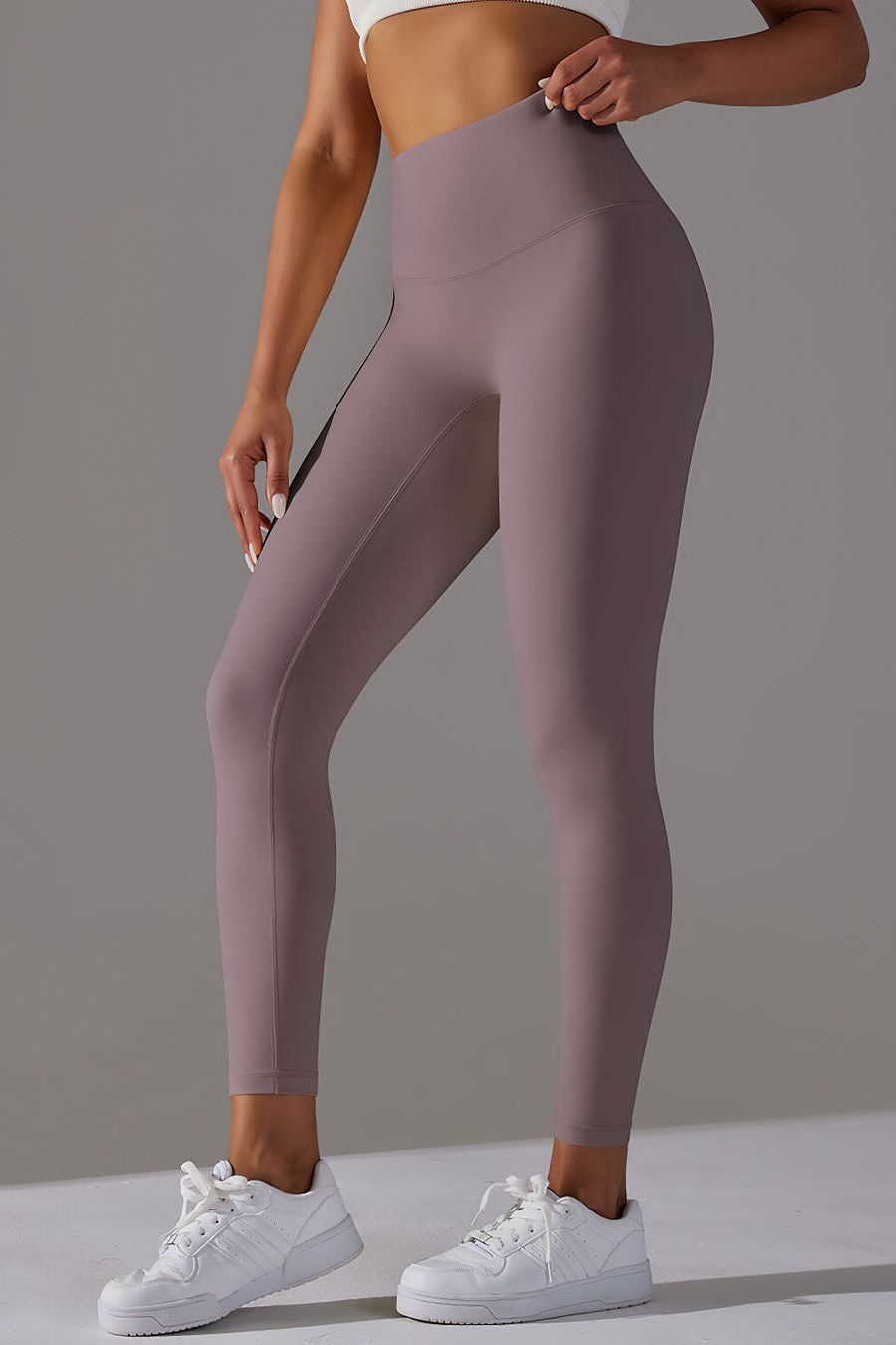 THE SLEEK LEGGINGS