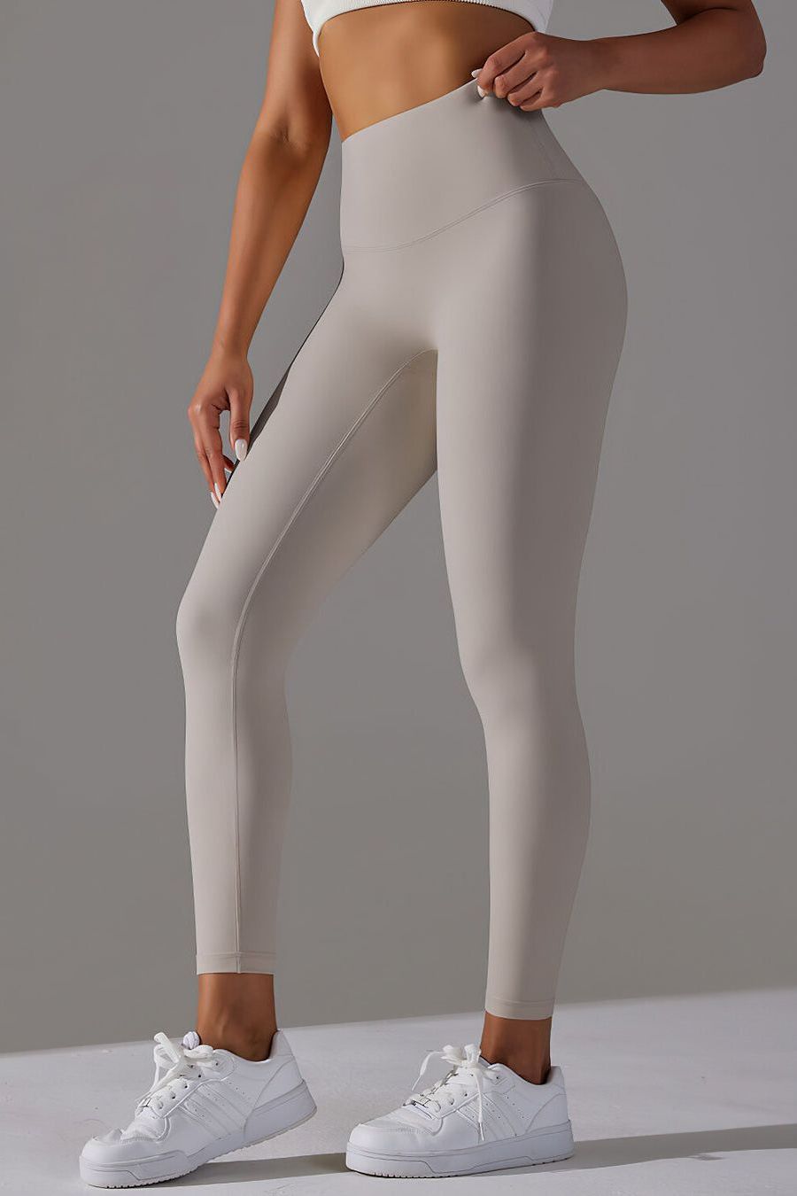 THE SLEEK LEGGINGS